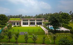 Natures Odyssey By Stayvista - Amidst Lush Greenery With Outdoor Pool And Indoor Activities