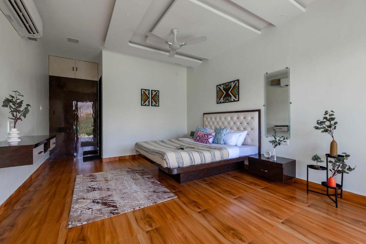 Natures Odyssey By Stayvista - Amidst Lush Greenery With Outdoor Pool And Indoor Activities Chinchavli Exterior photo